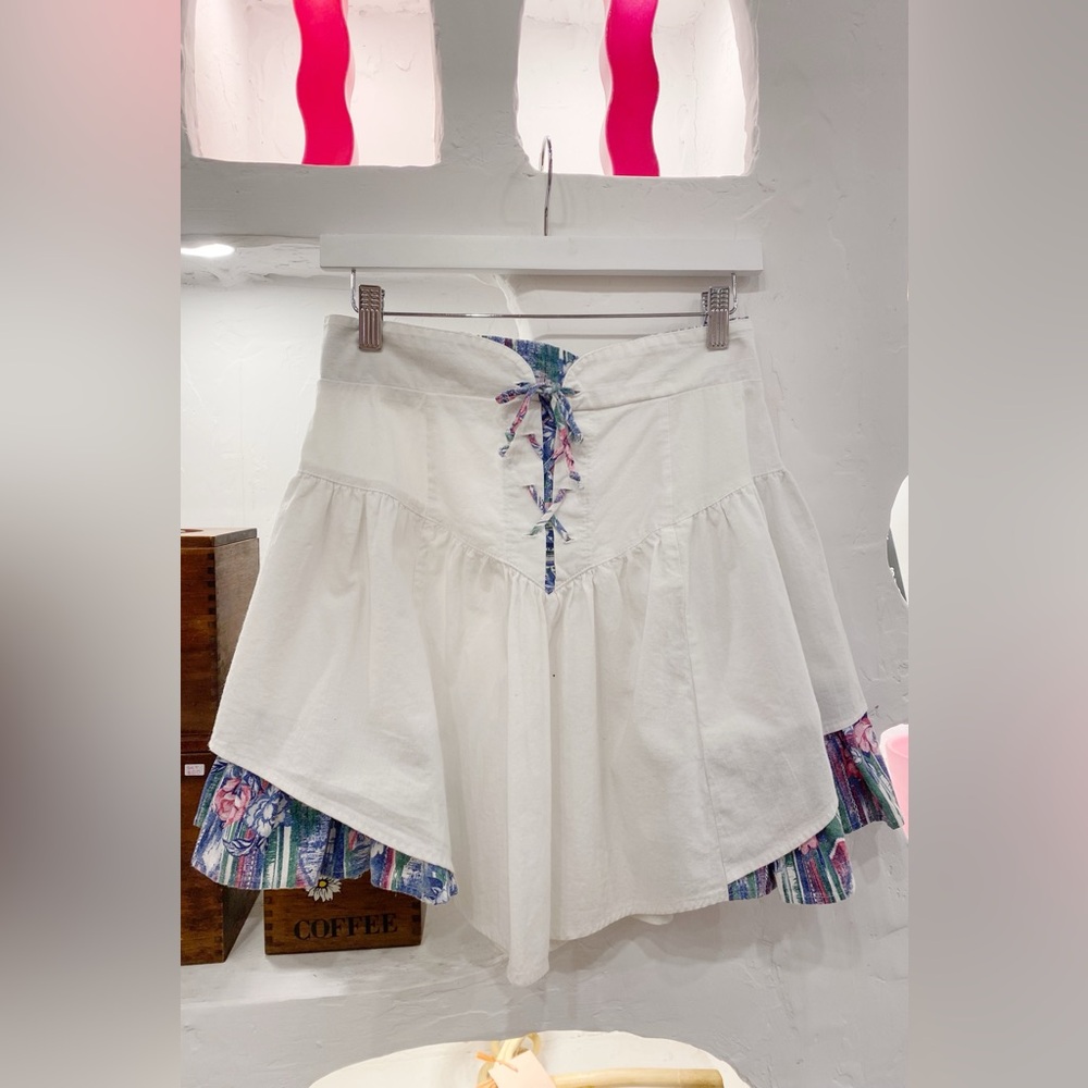 Vintage White High Waist Lace Up Ruffle Cotton Mini Skirt